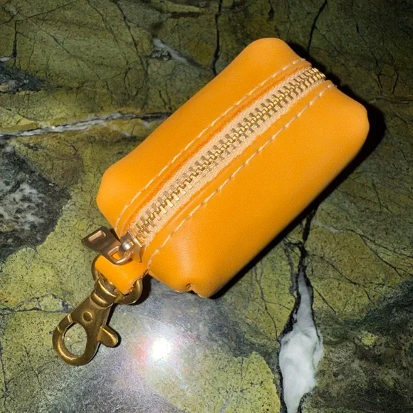 Portland Leather Sunflower Keychain mini Dopp - Picture 1 of 2